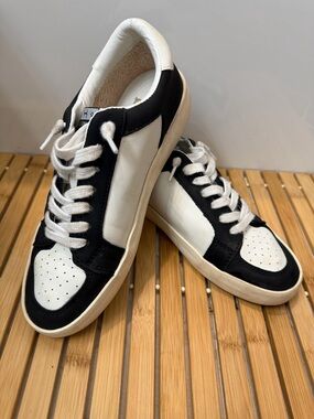 Vintage Havana Black and White Low-Top Sneakers
